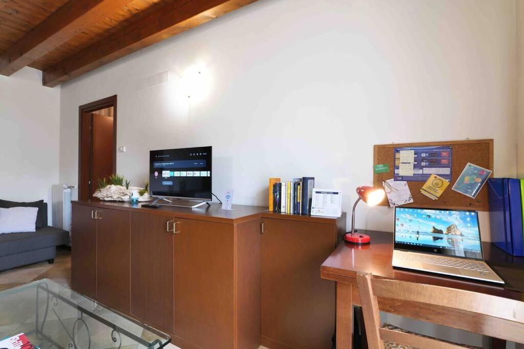 Apartamento Borgo Di Terzo Bifocale In Centro Storico Check In 24H Fast Wi-Fi Bus 500M Exterior foto